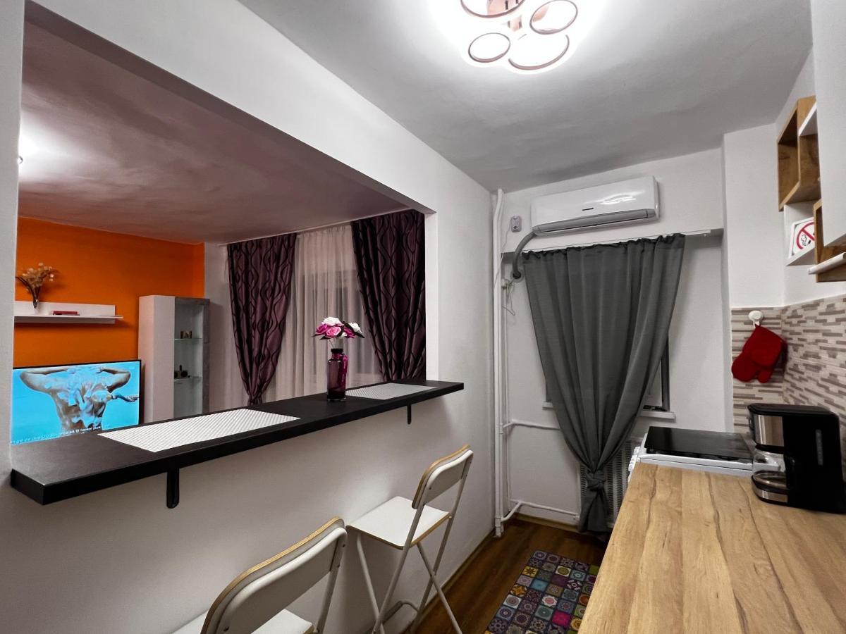 Crisshome1 Bucharest Luaran gambar