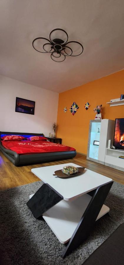 Crisshome1 Bucharest Luaran gambar