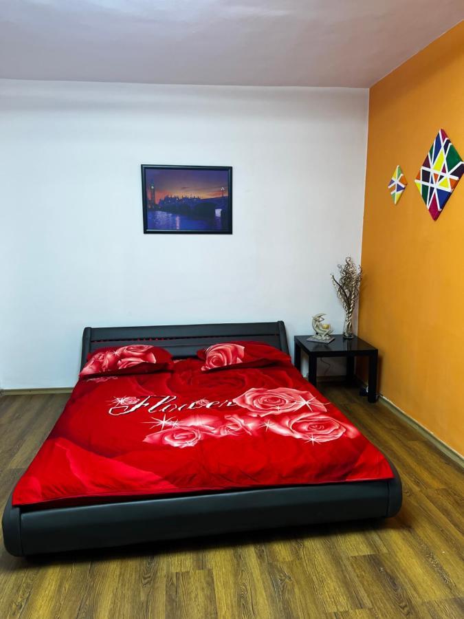 Crisshome1 Bucharest Luaran gambar