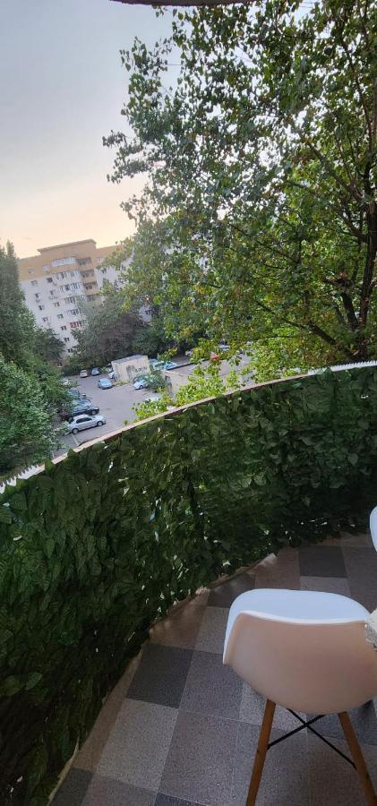 Crisshome1 Bucharest Luaran gambar